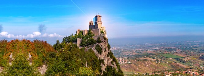 Trip Dubrovnik Urlaubsdestination - San Marino – Hol ihn dir – den heißbegehrten Einreise-Stempel von San Marino. Nimm deinen Reisepass, besuche die örtliche Tourismusbehörde, hier wird die kleine Trophäe in dein Reisedokument gestempelt, es sieht gut aus und ist eine supertolle Urlaubserinnerung. Dieses neue Trendy-Reiselust-Souvenir passt ausgezeichnet zu den anderen außergewöhnlichen Stempeln deiner vergangenen Reisen. San Marino ist ein sehr interessanter Zwergstaat, eine Enklave, vollständig von Italien umgeben, eine der ältesten bestehenden Republiken und eines der reichsten Länder der Welt. Die beliebtesten Orte für Ferien in San Marino, locken mit besten Angebote für Hotels und Ferienunterkünfte mit Werbeaktionen, Rabatten, Sonderangebote für San Marino Urlaub buchen.